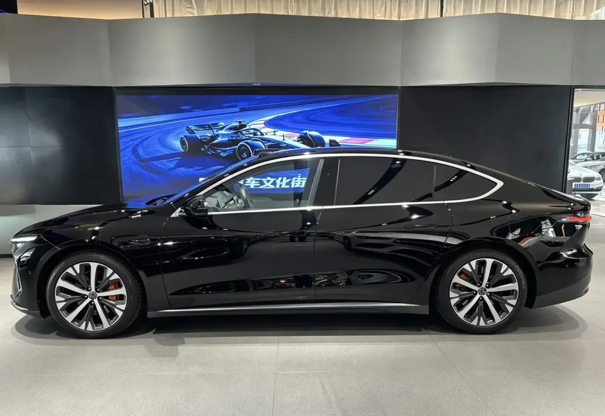 NIO ET7