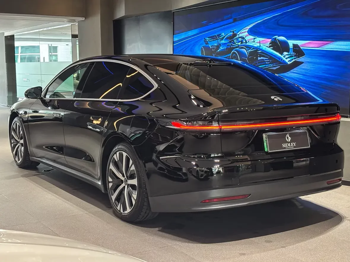 NIO ET7
