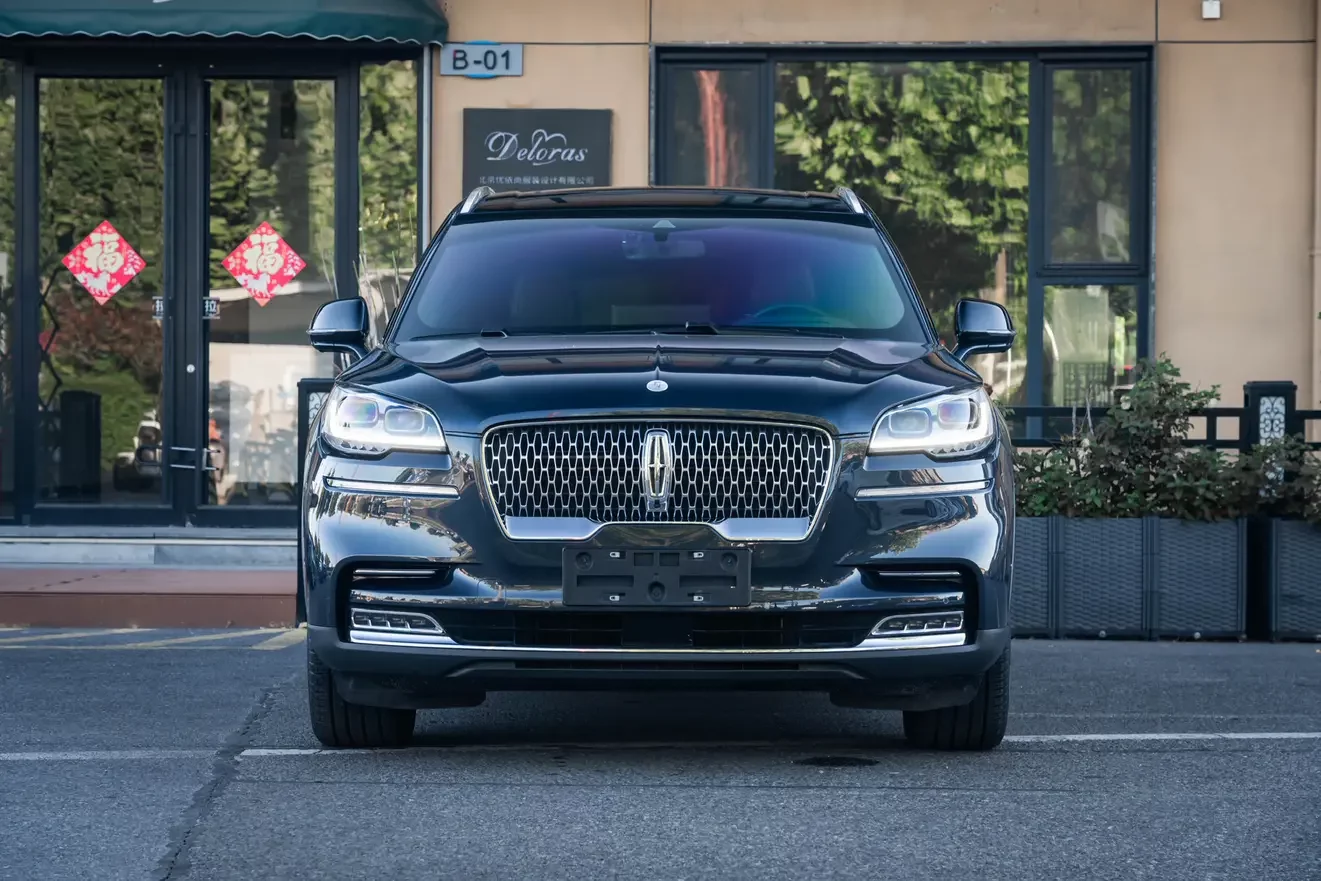 Lincoln aviator