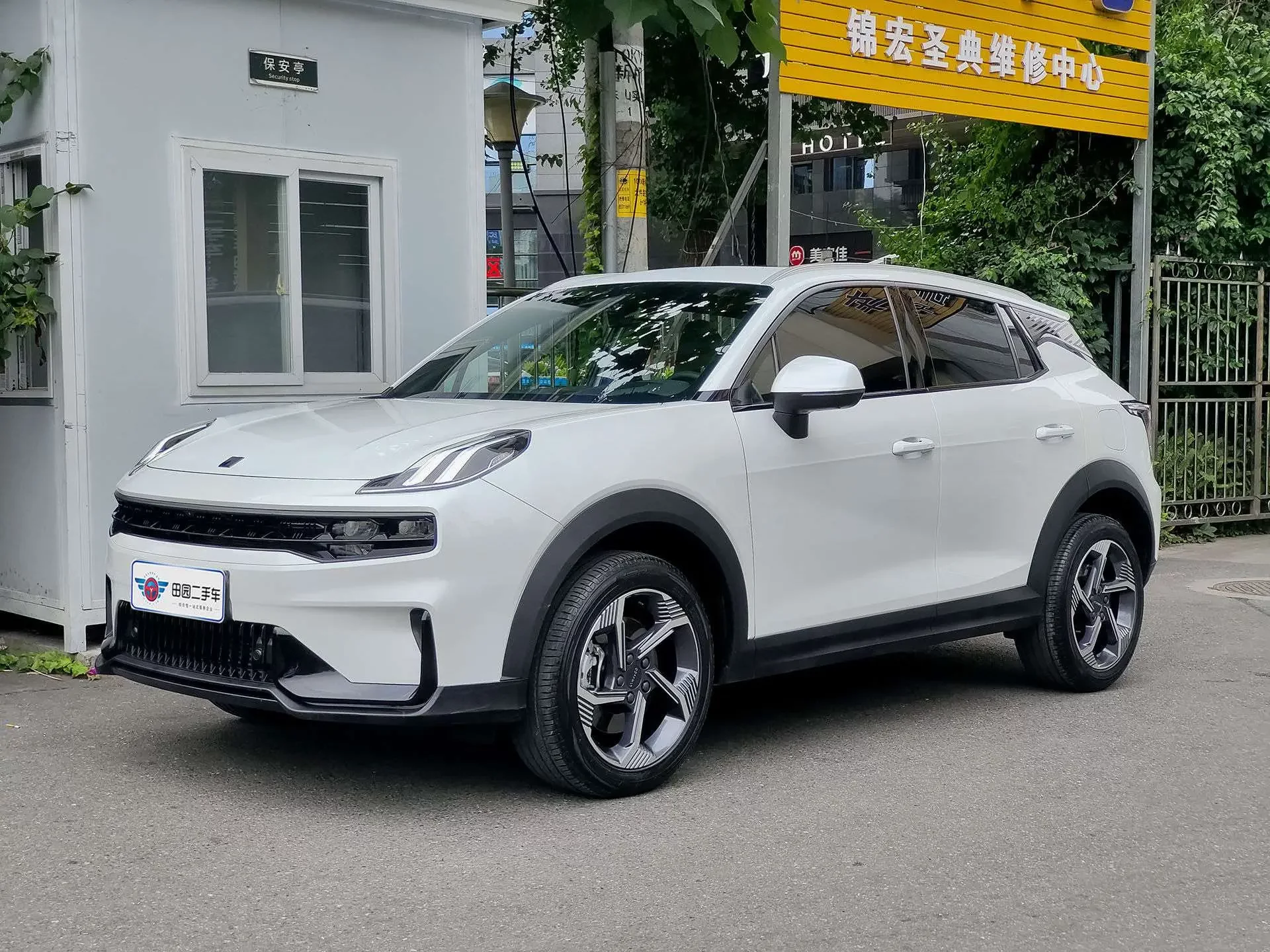 Lynk & Co 06