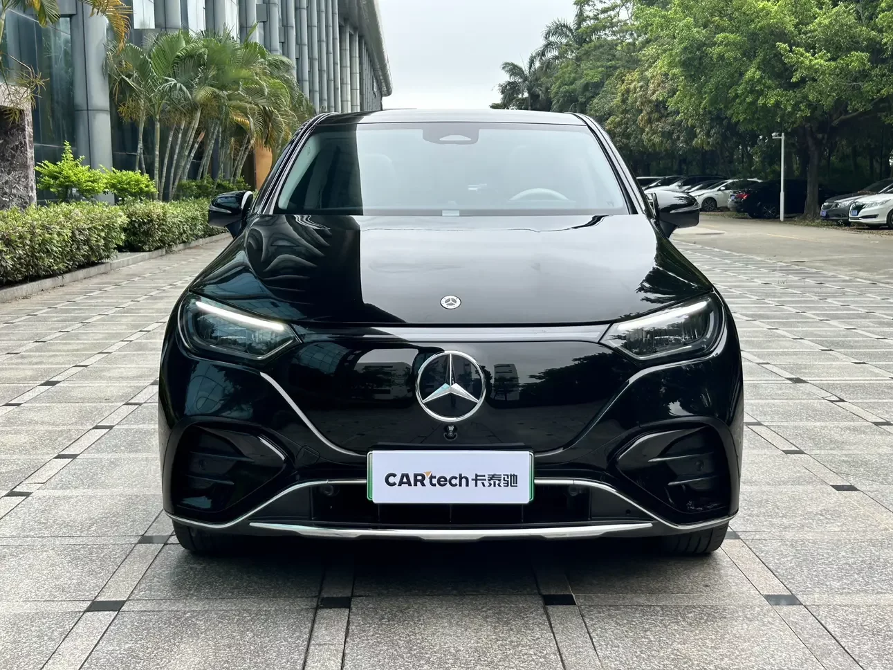 Mercedes-Benz EQE SUV
