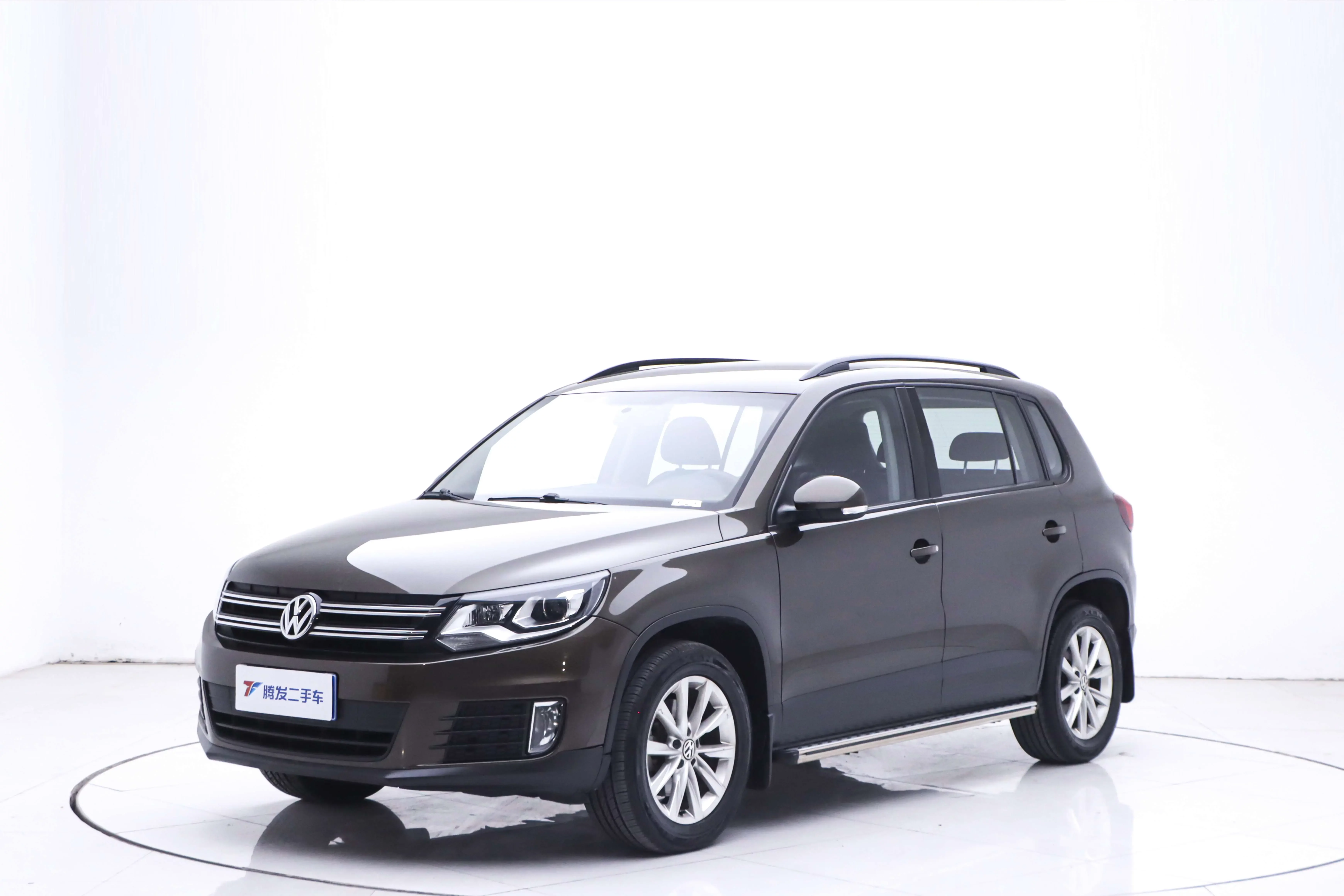 Volkswagen Tiguan (Tharu)