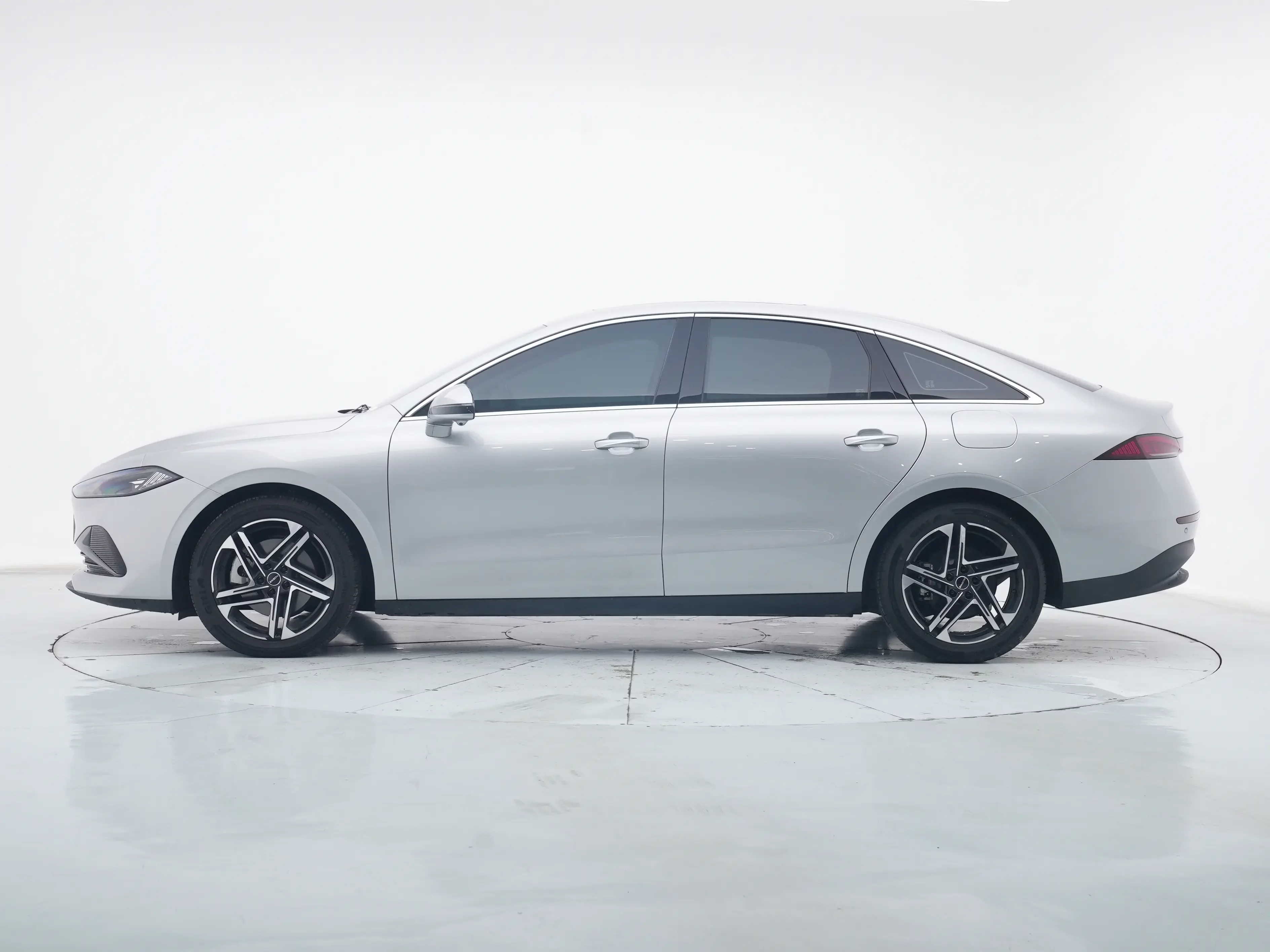 Roewe D7 DMH