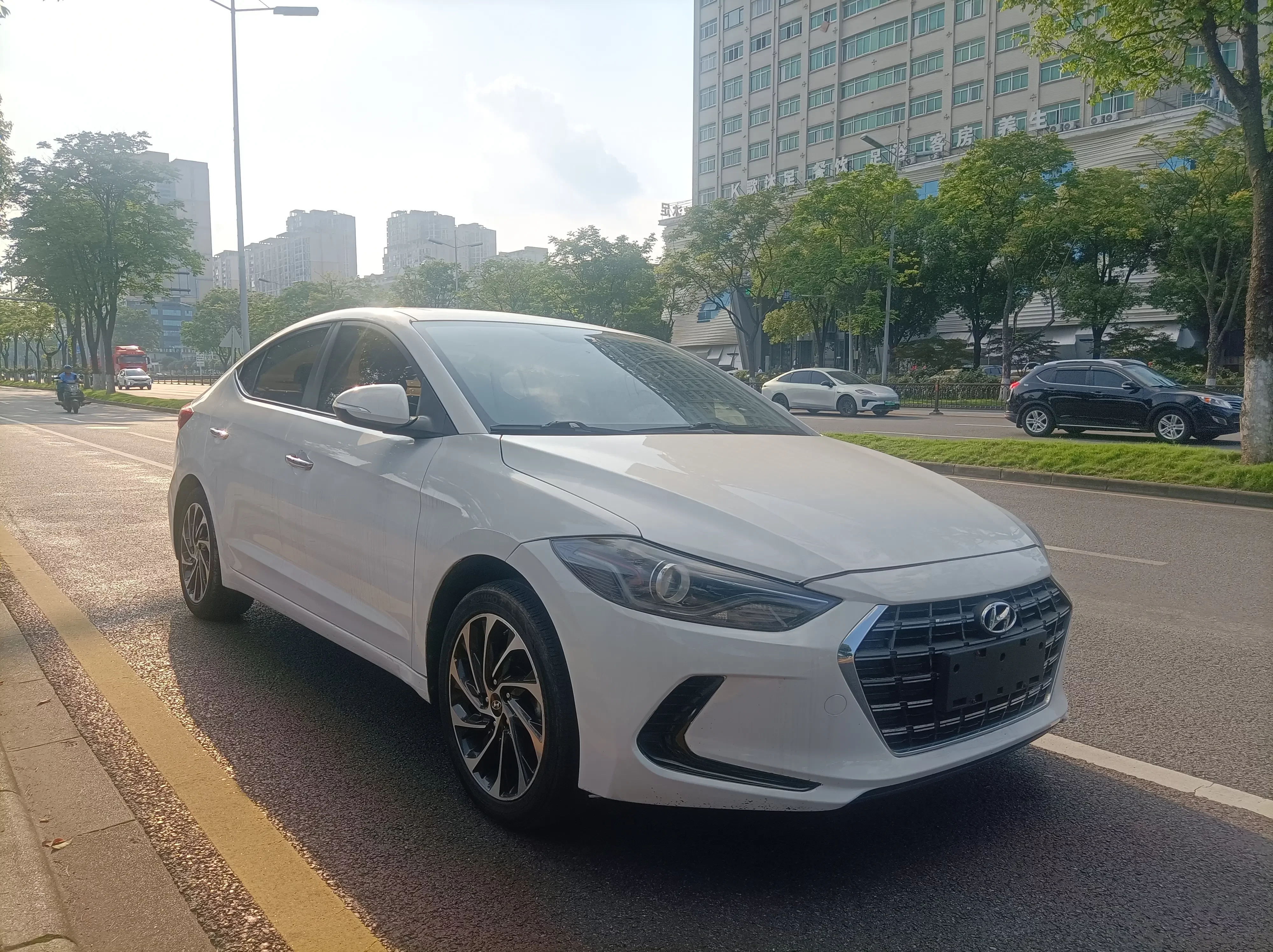 Hyundai lead