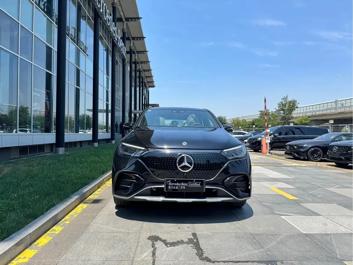 Mercedes-Benz EQE SUV