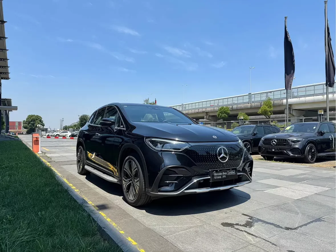 Mercedes-Benz EQE SUV