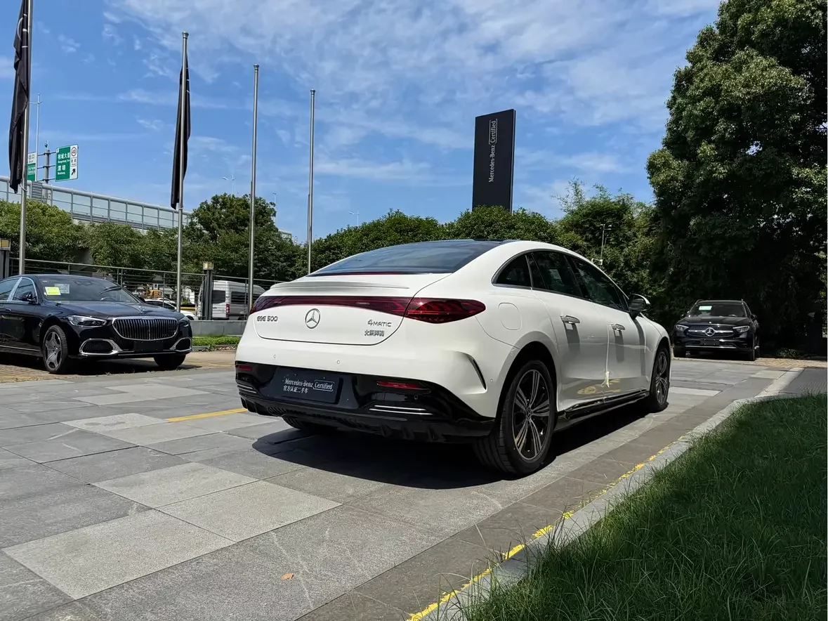 Mercedes-Benz EQE