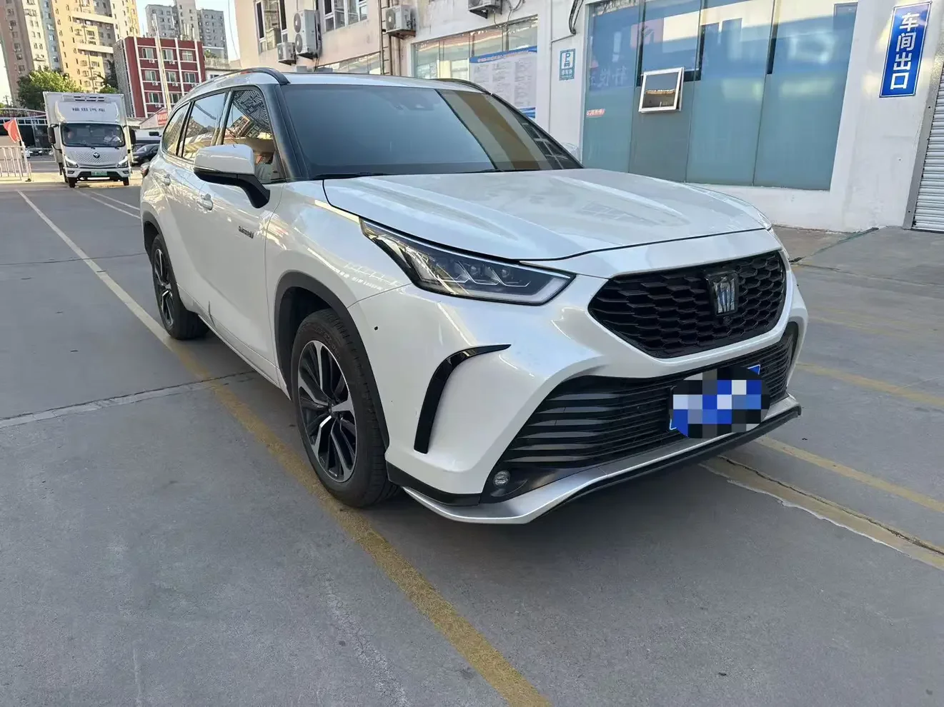 Toyota Crown Kluger