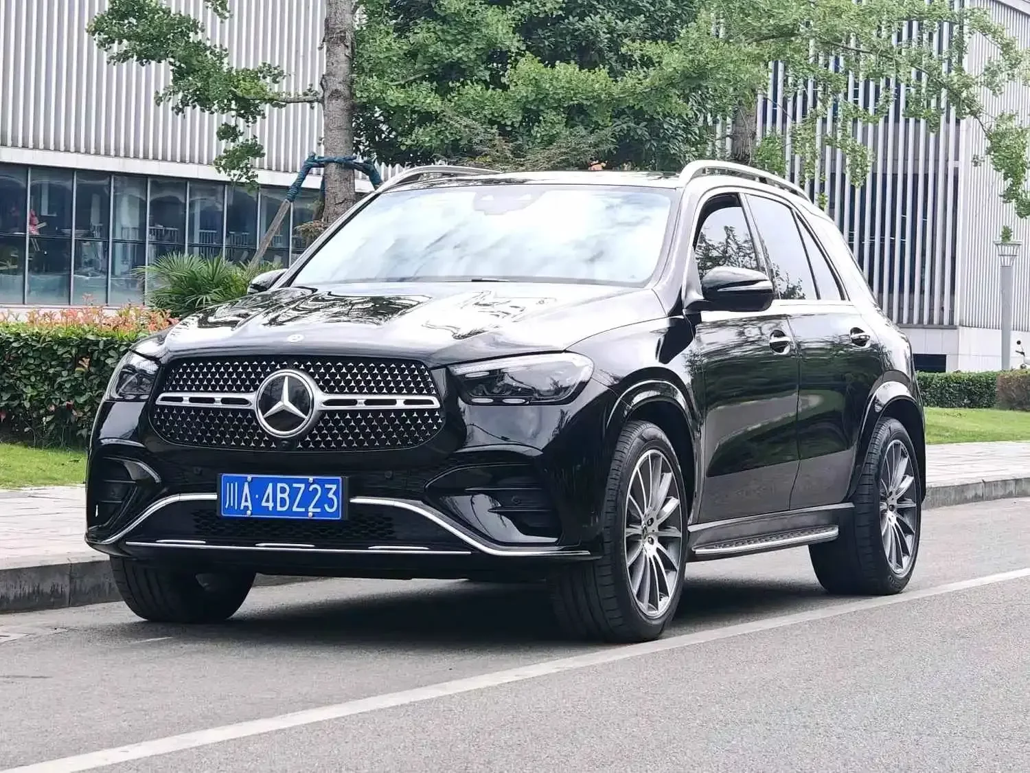 Mercedes-Benz GLE (Imported)