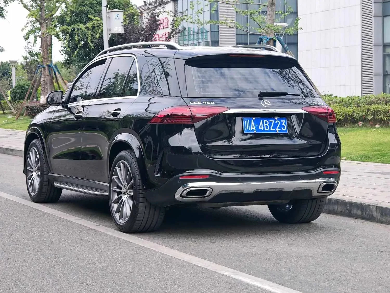 Mercedes-Benz GLE (Imported)