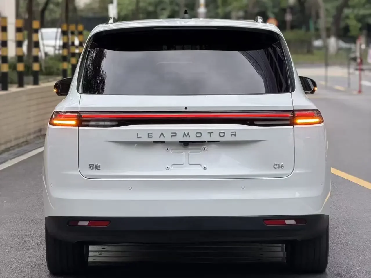 Leapmotor C16