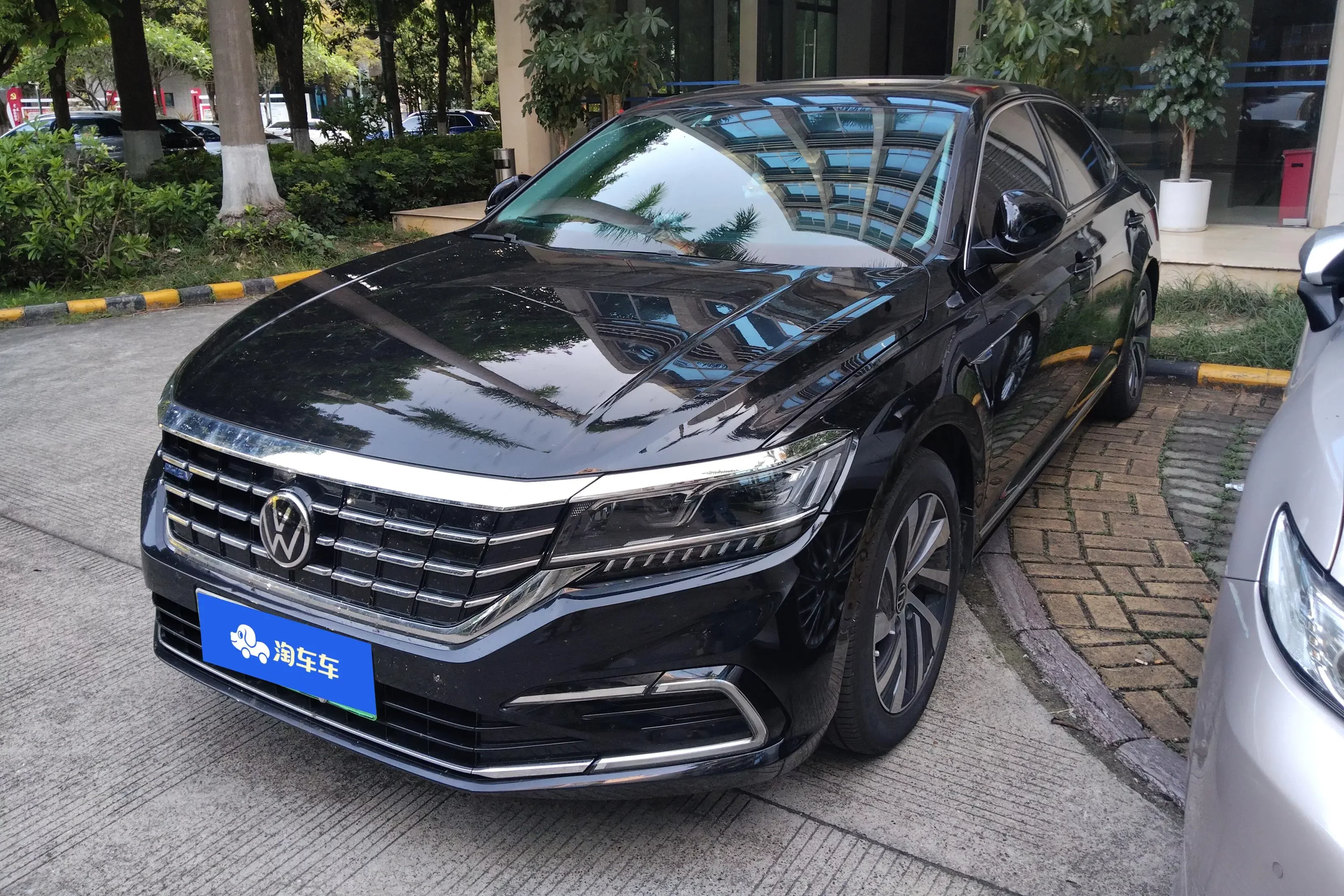 Volkswagen Passat PHEV  из Китая