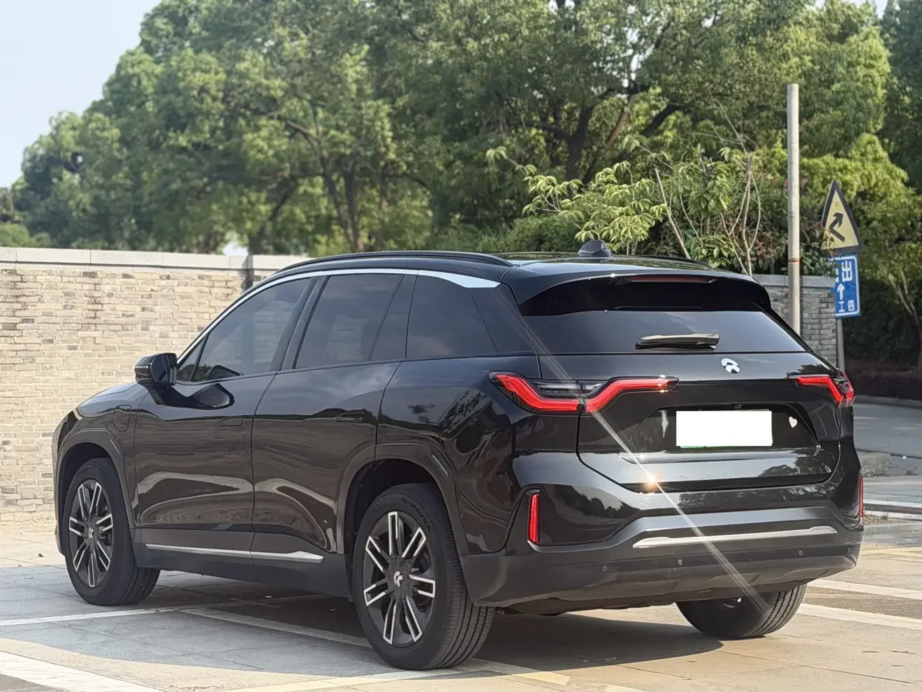 NIO ES6
