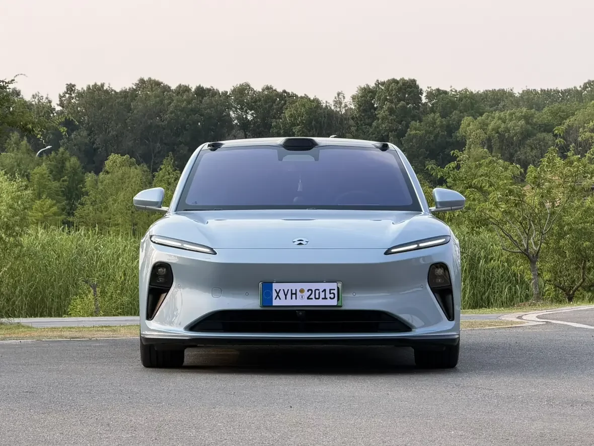 NIO ET5  из Китая