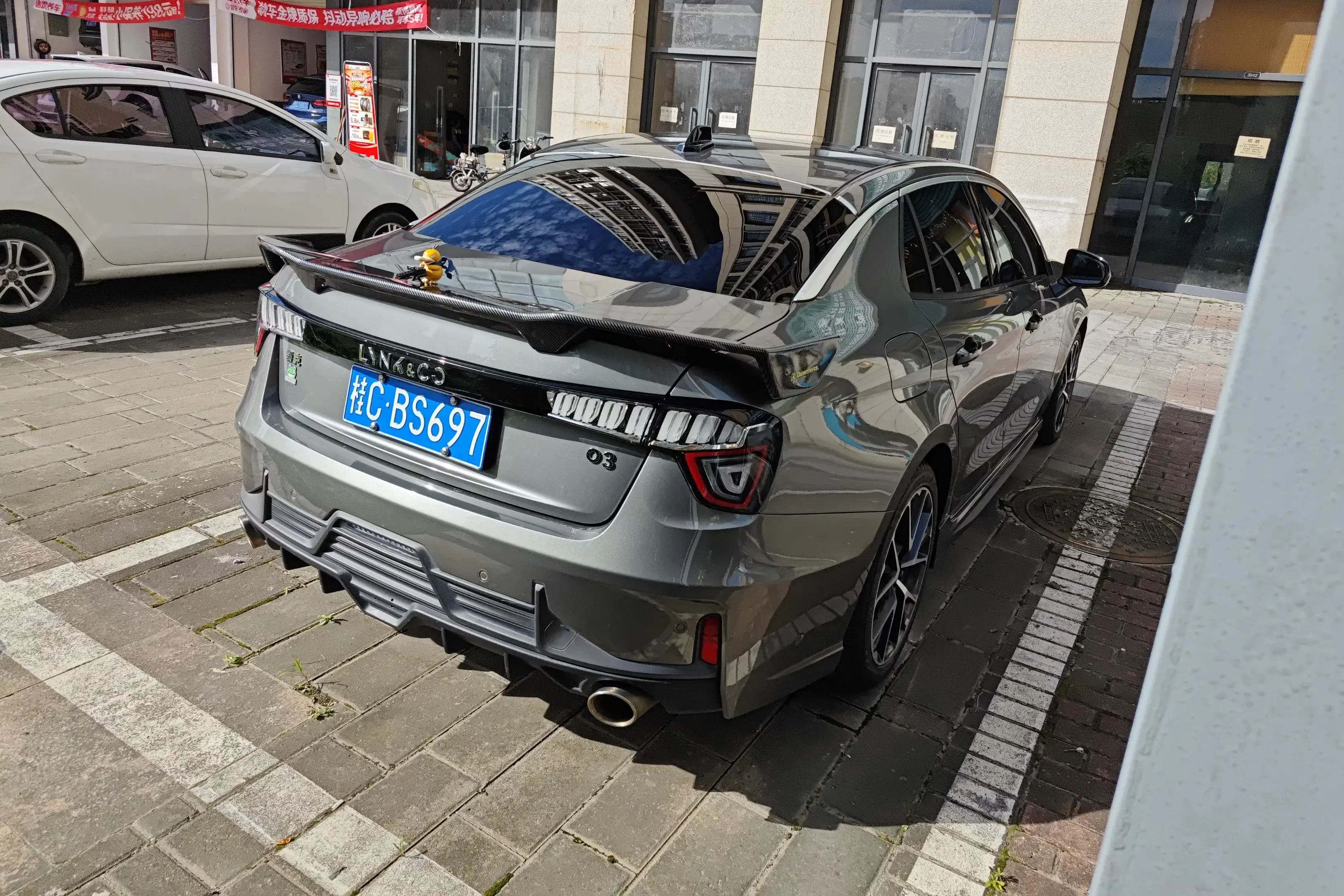 Lynk & Co 03