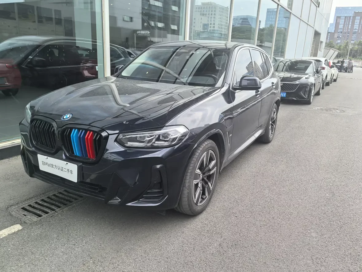 BMW iX3