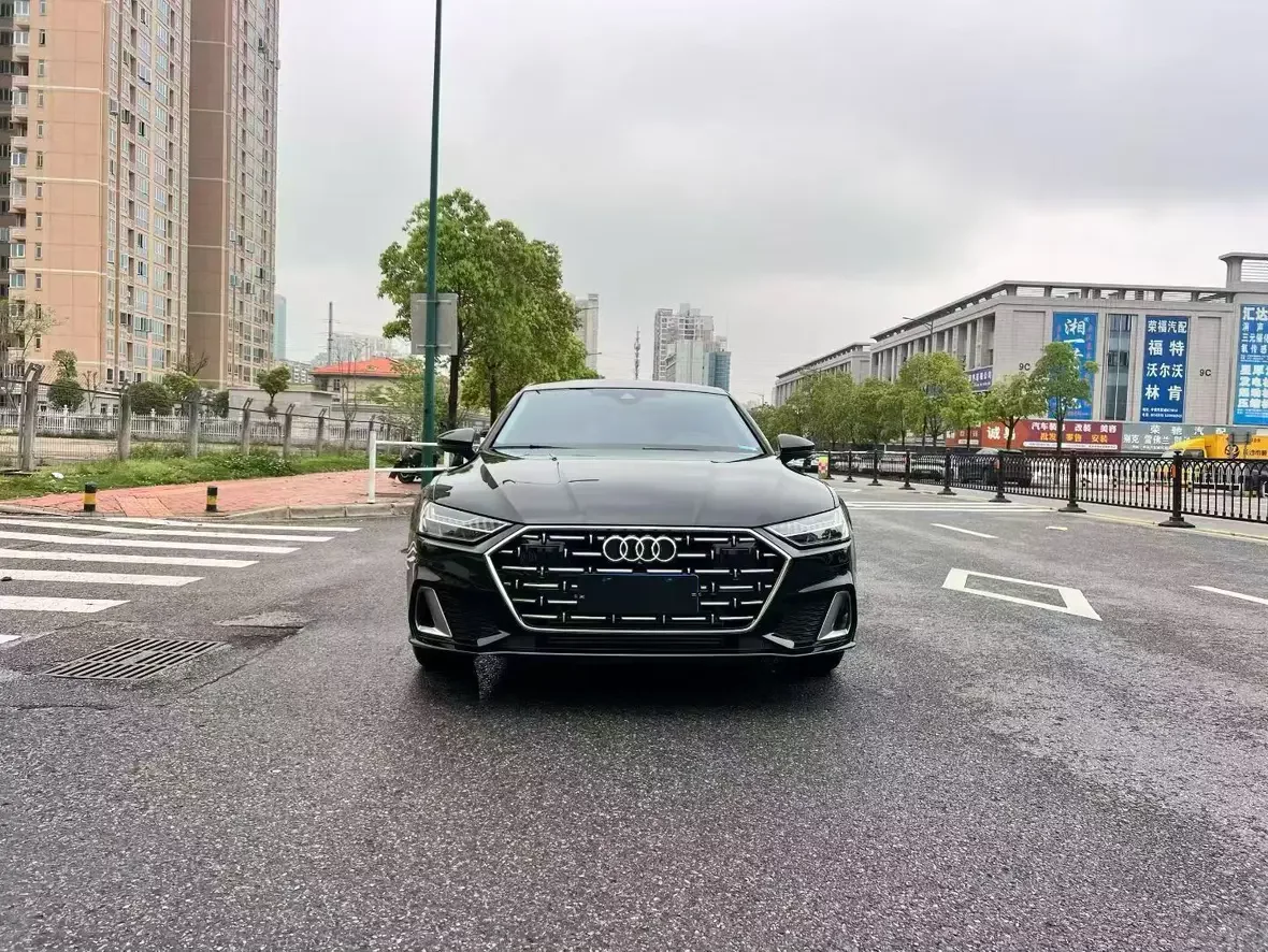 Audi A7L