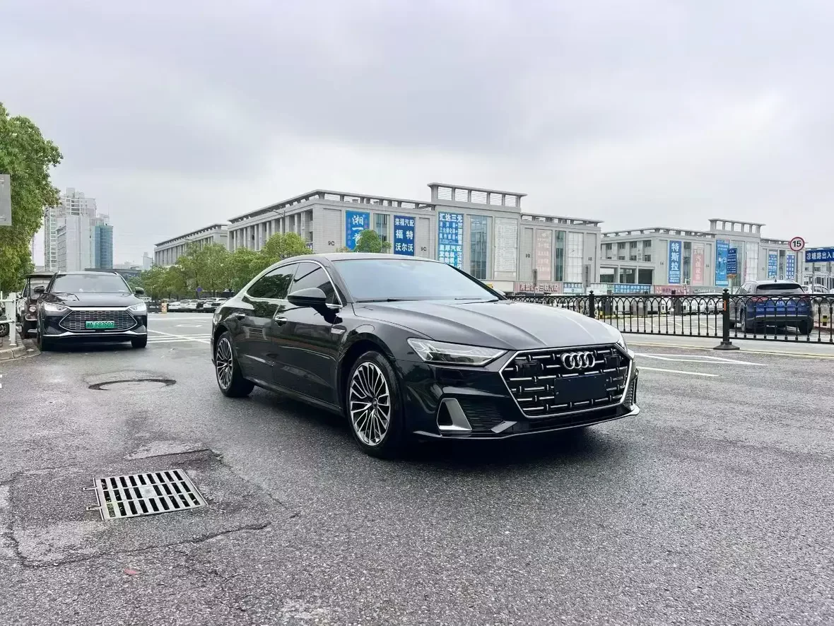 Audi A7L