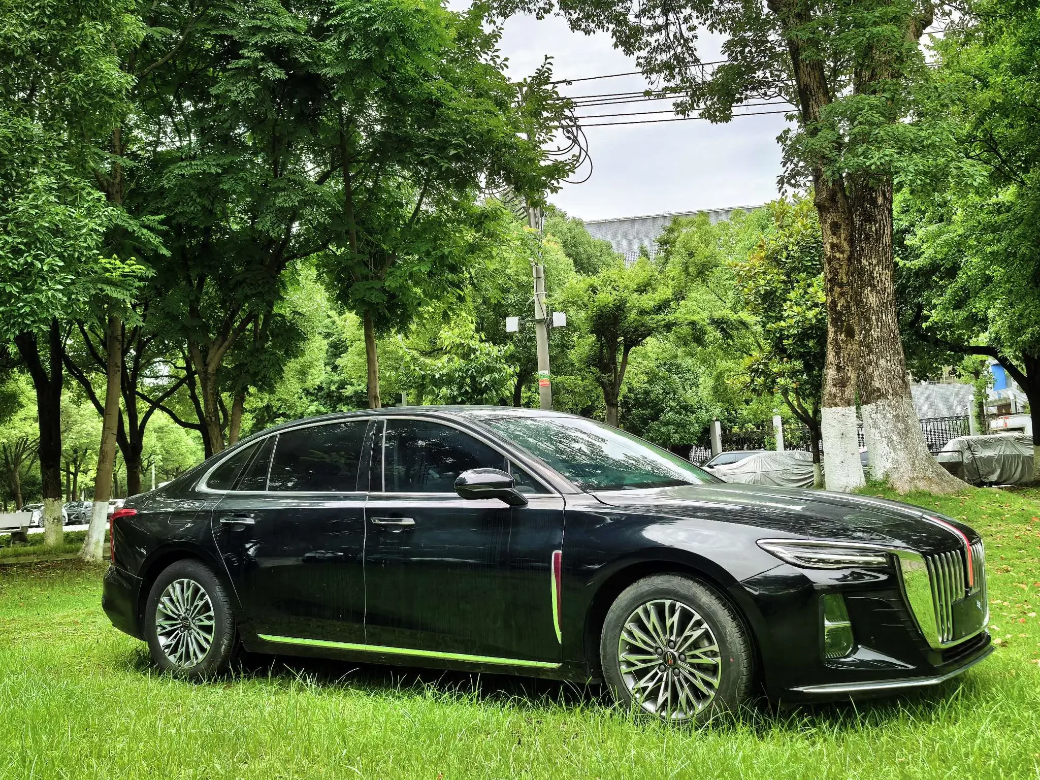 Hongqi H5