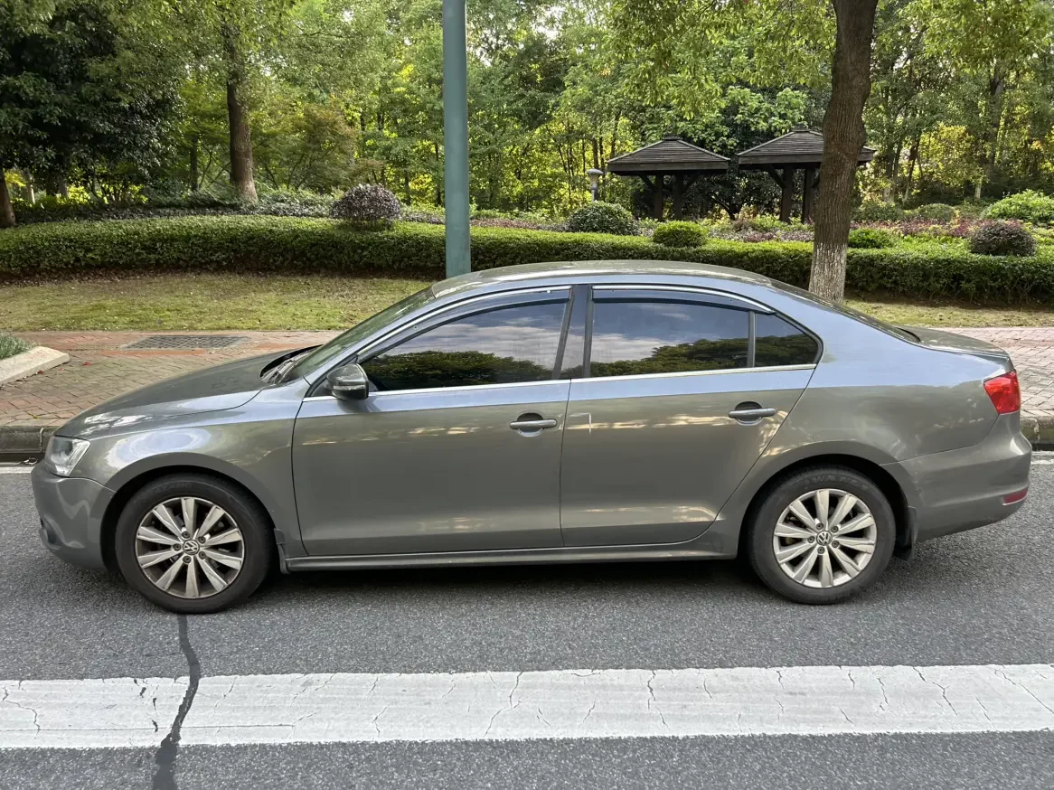 Volkswagen Sagitar