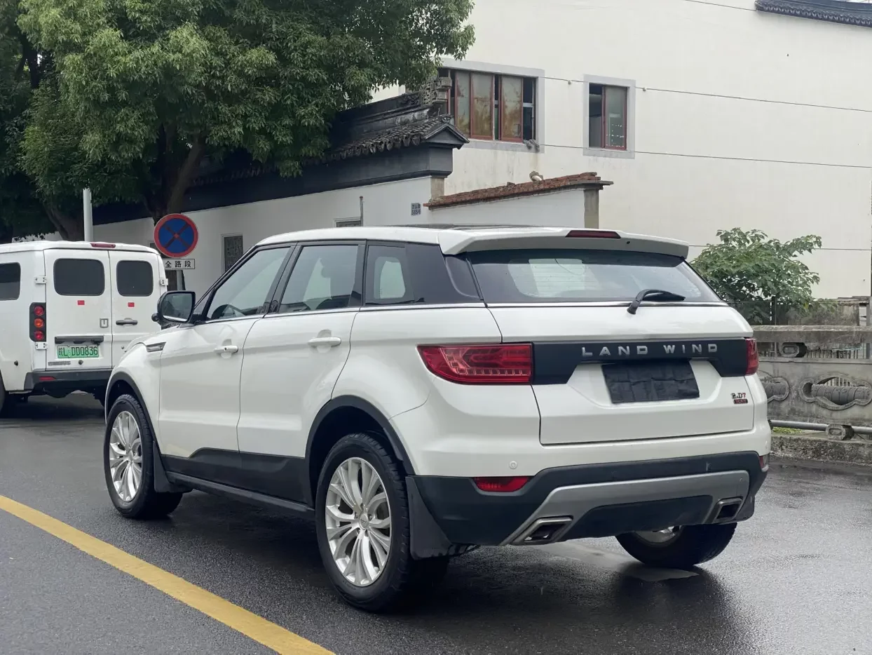 Lu Feng Landwind X7