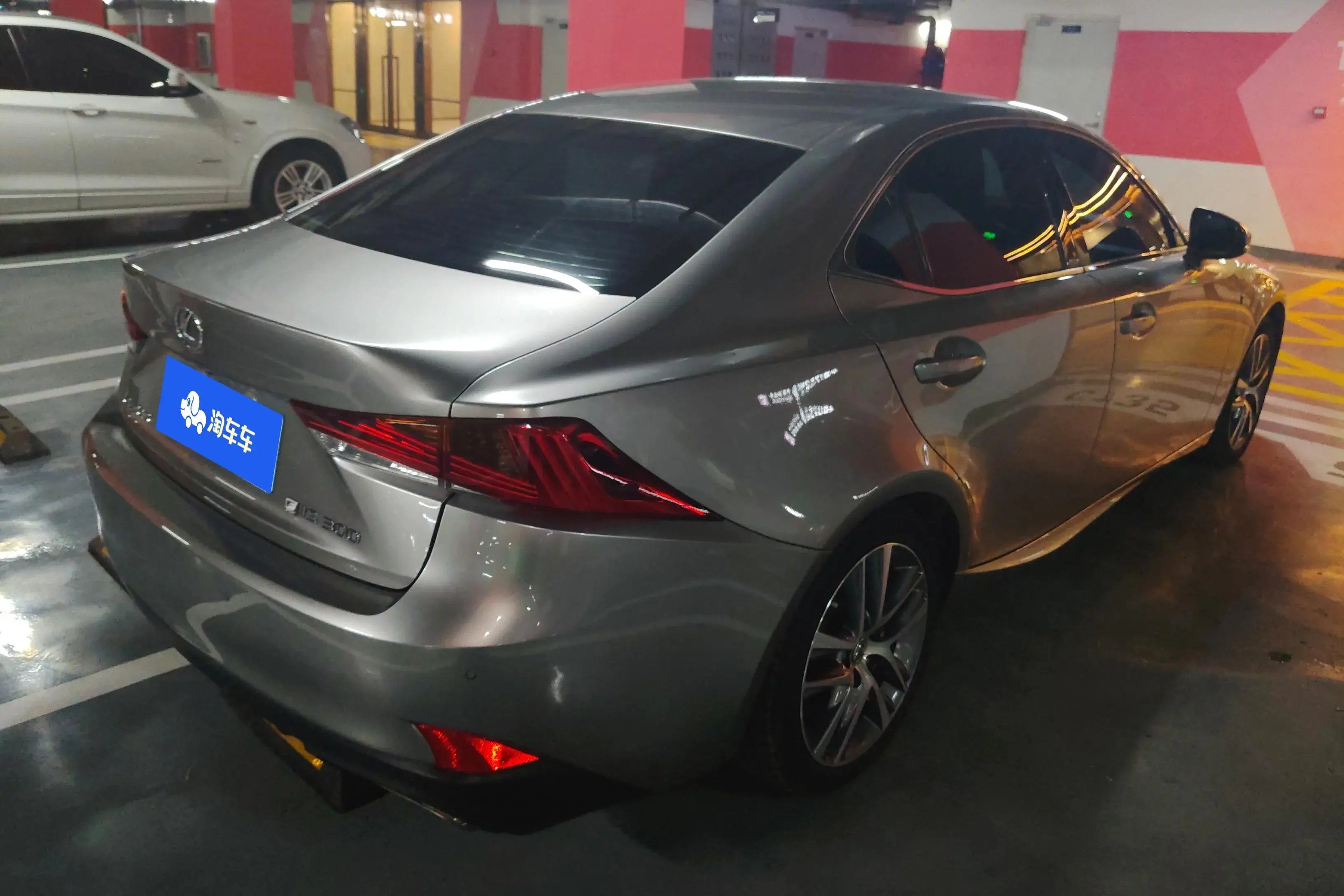 Lexus IS