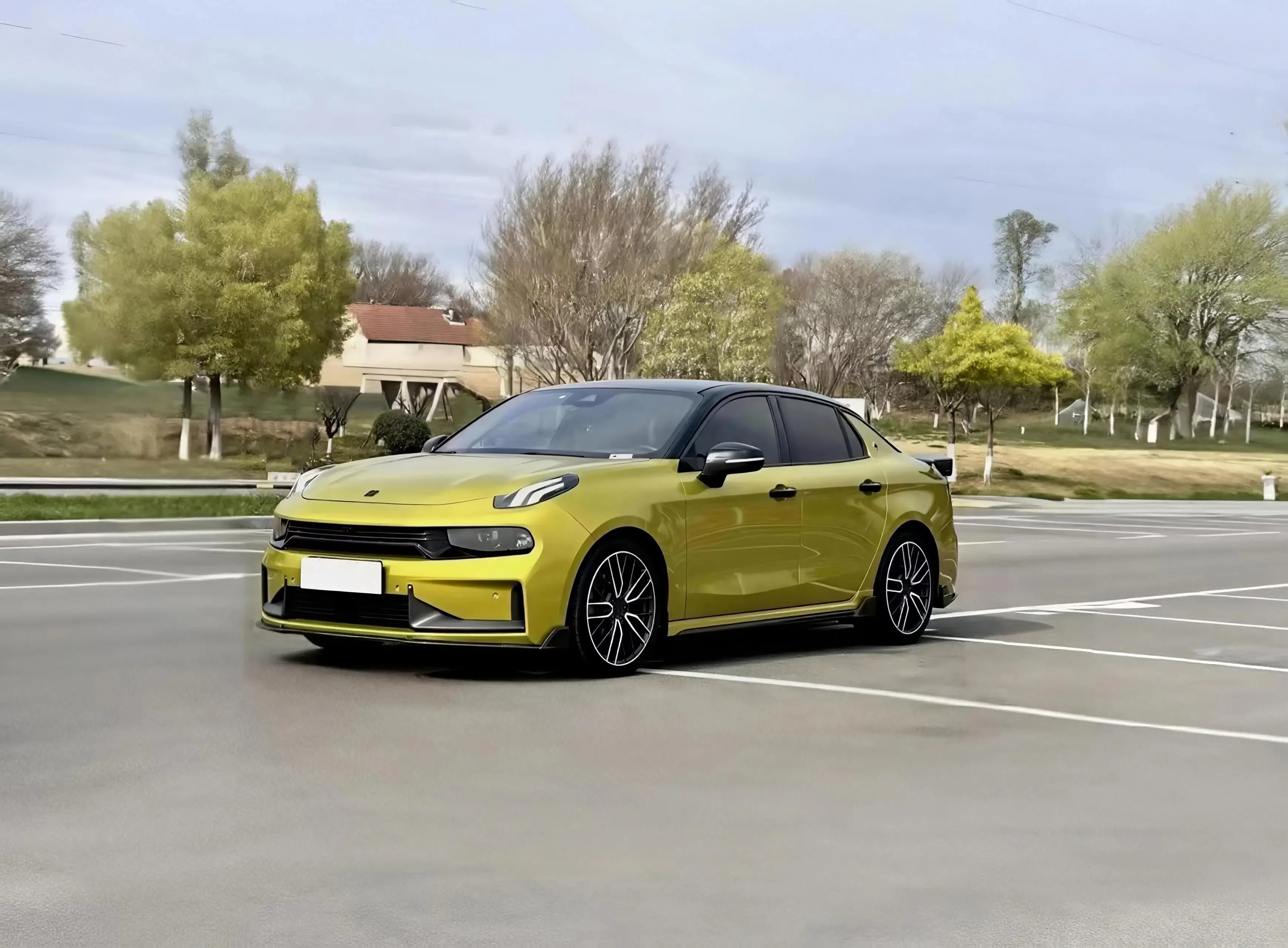 Lynk & Co 03