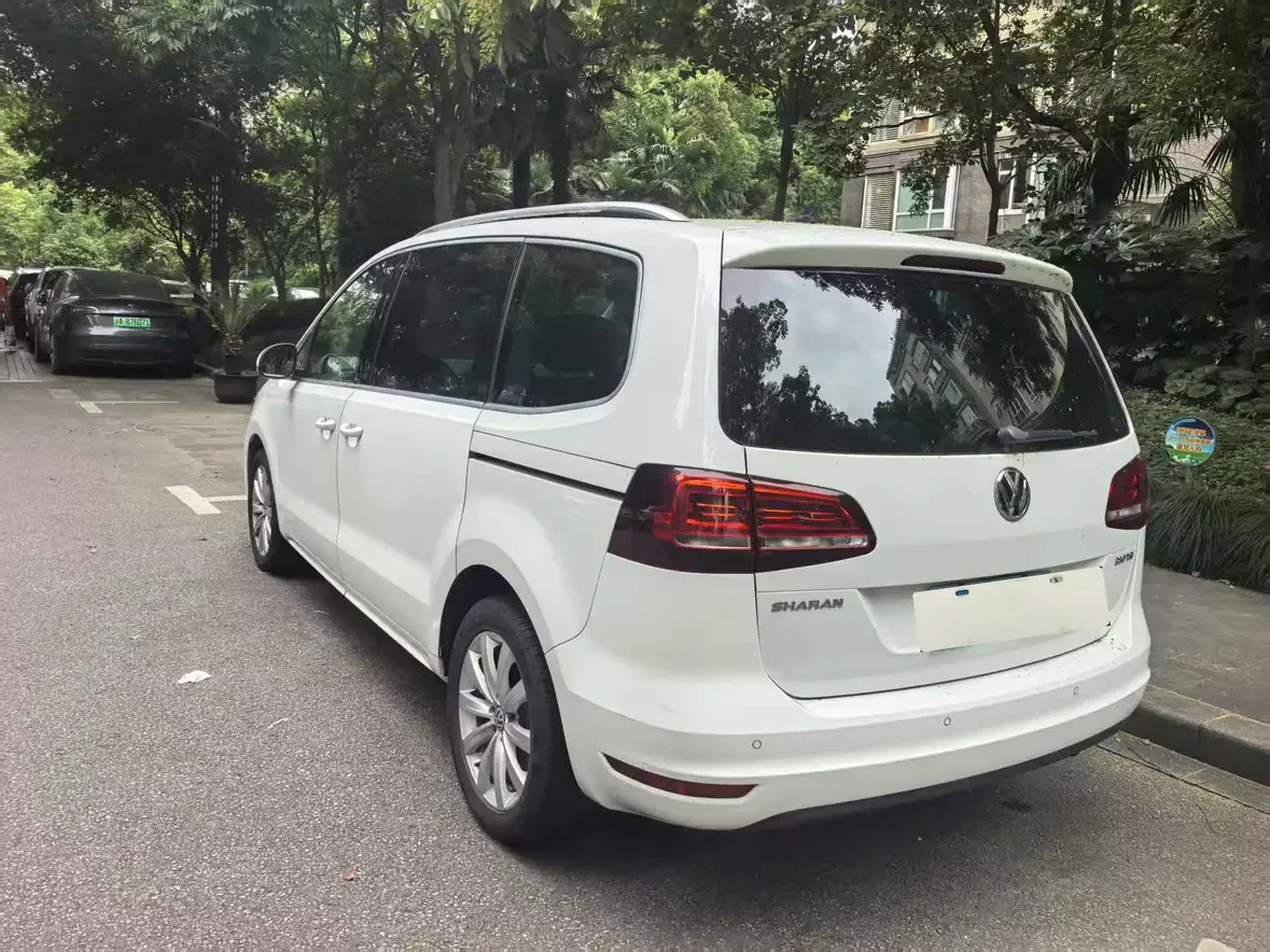 Volkswagen Sharon