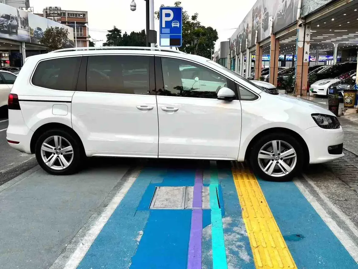 Volkswagen Sharon