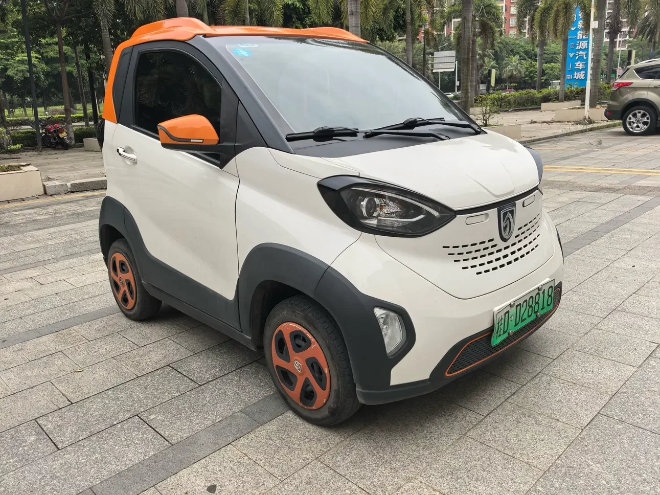 Baojun E100