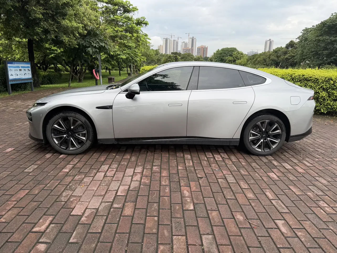 Xpeng P7