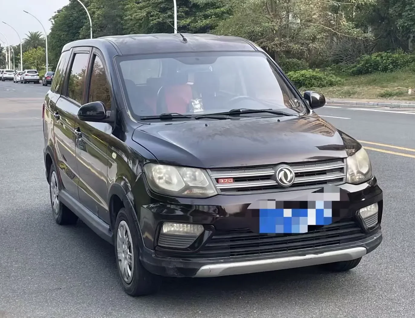 Dongfeng Fengon 370