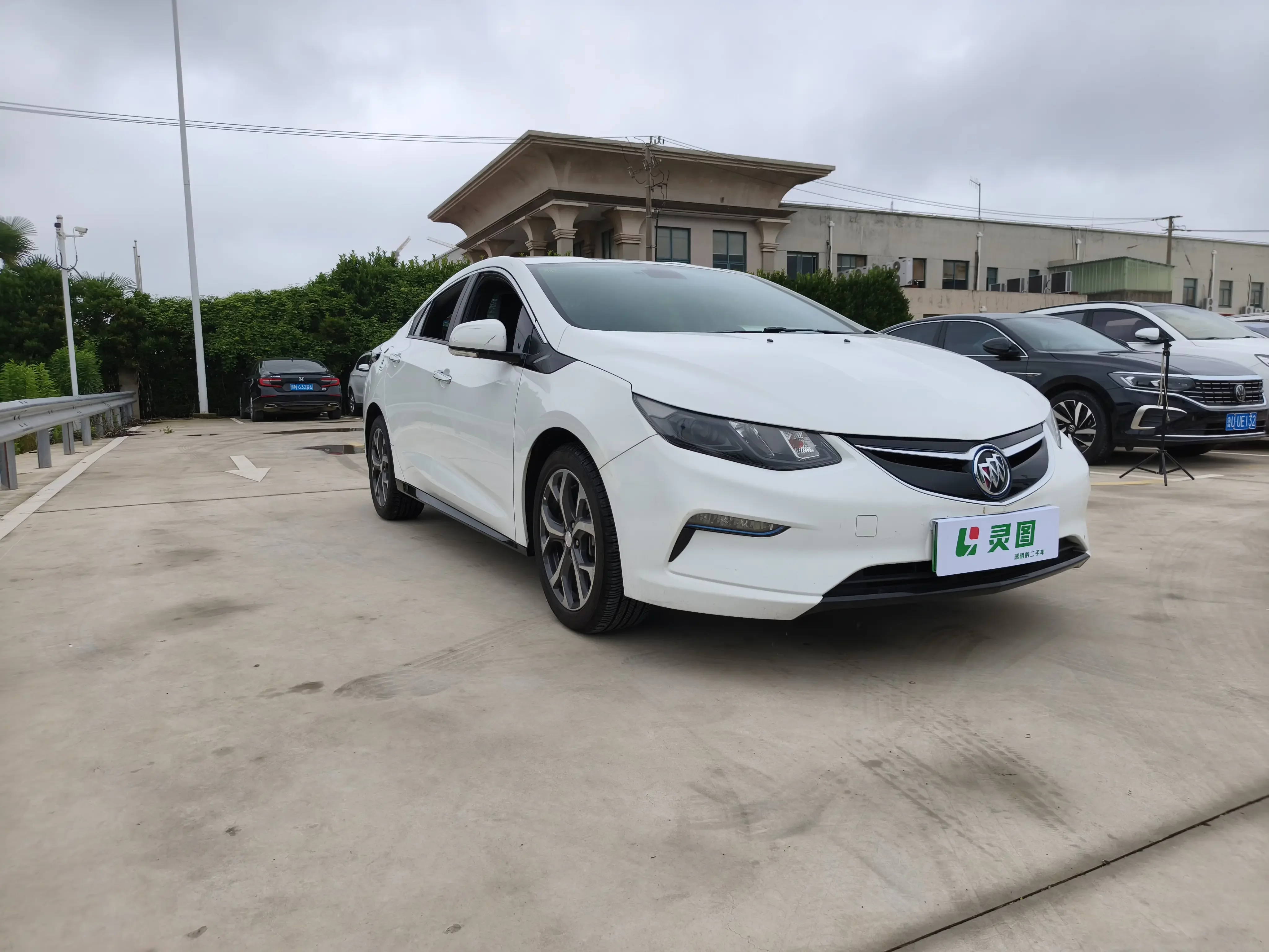 Buick VELITE 5