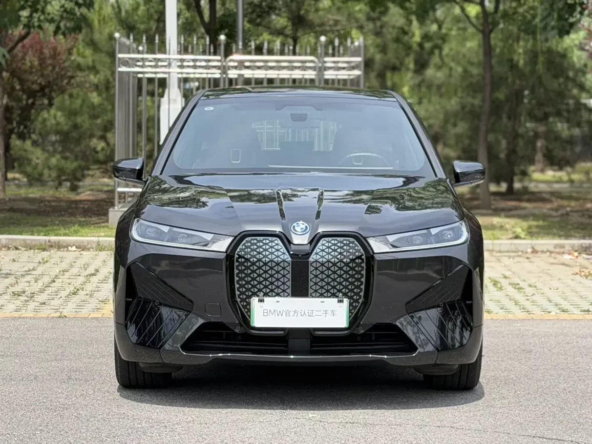 BMW iX