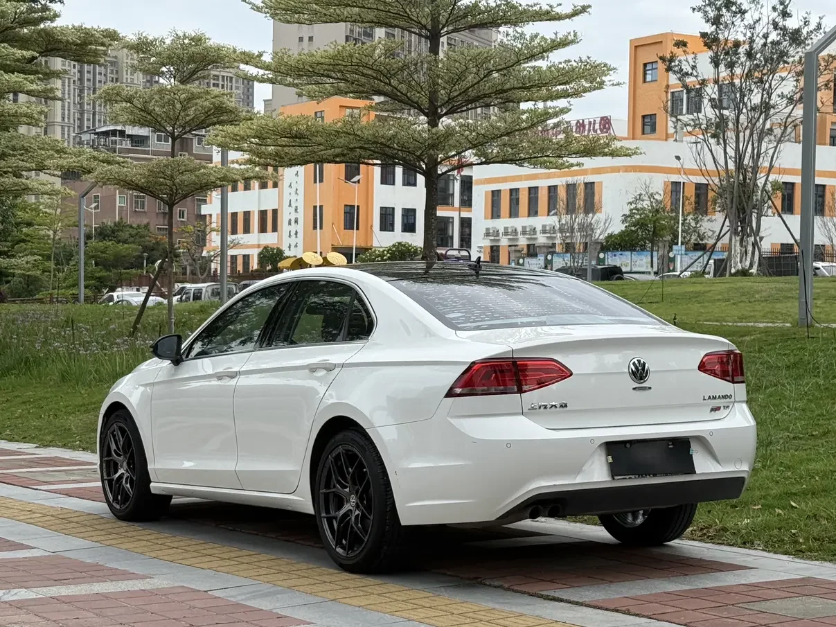 Volkswagen Lamando