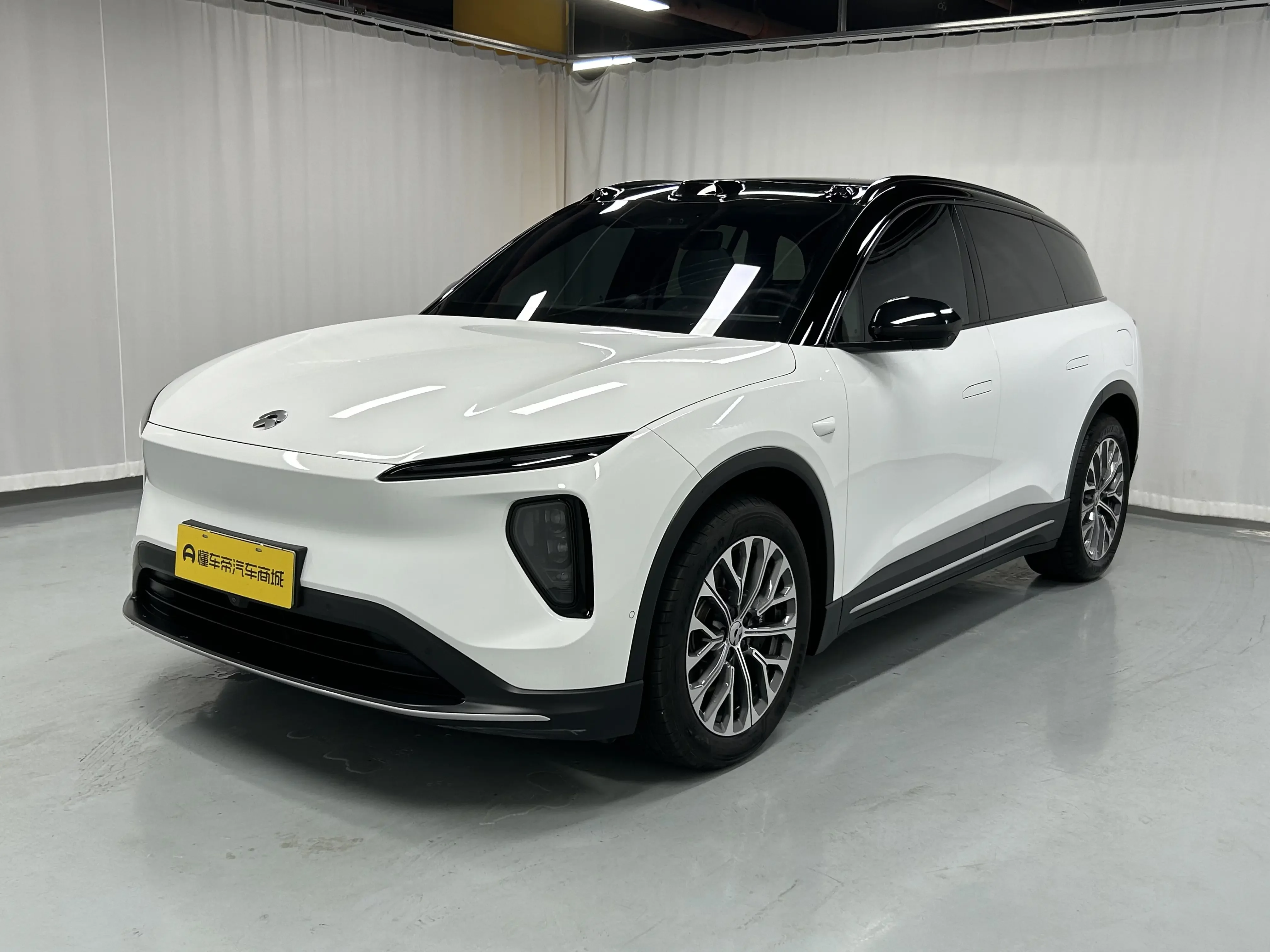 NIO ES6