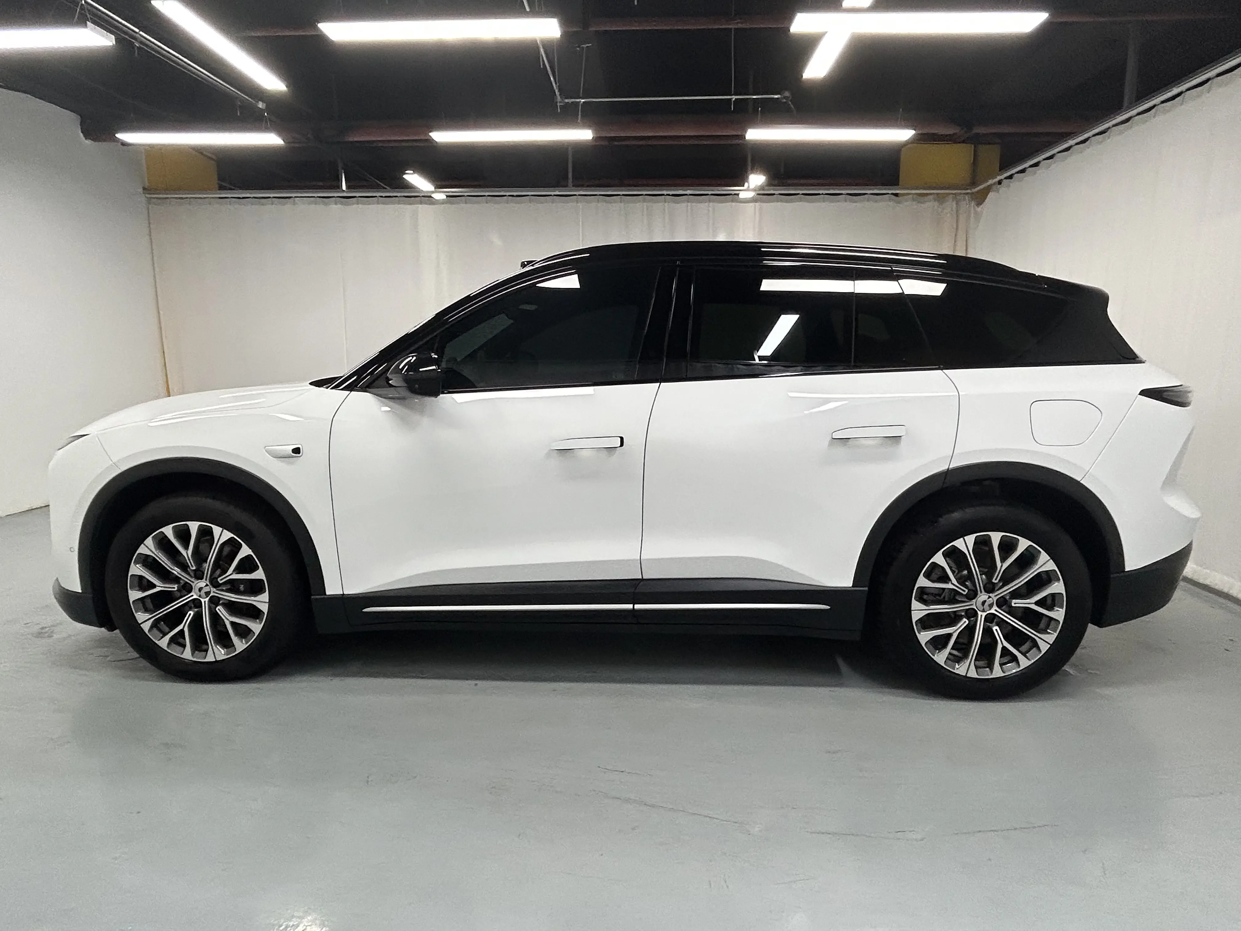 NIO ES6