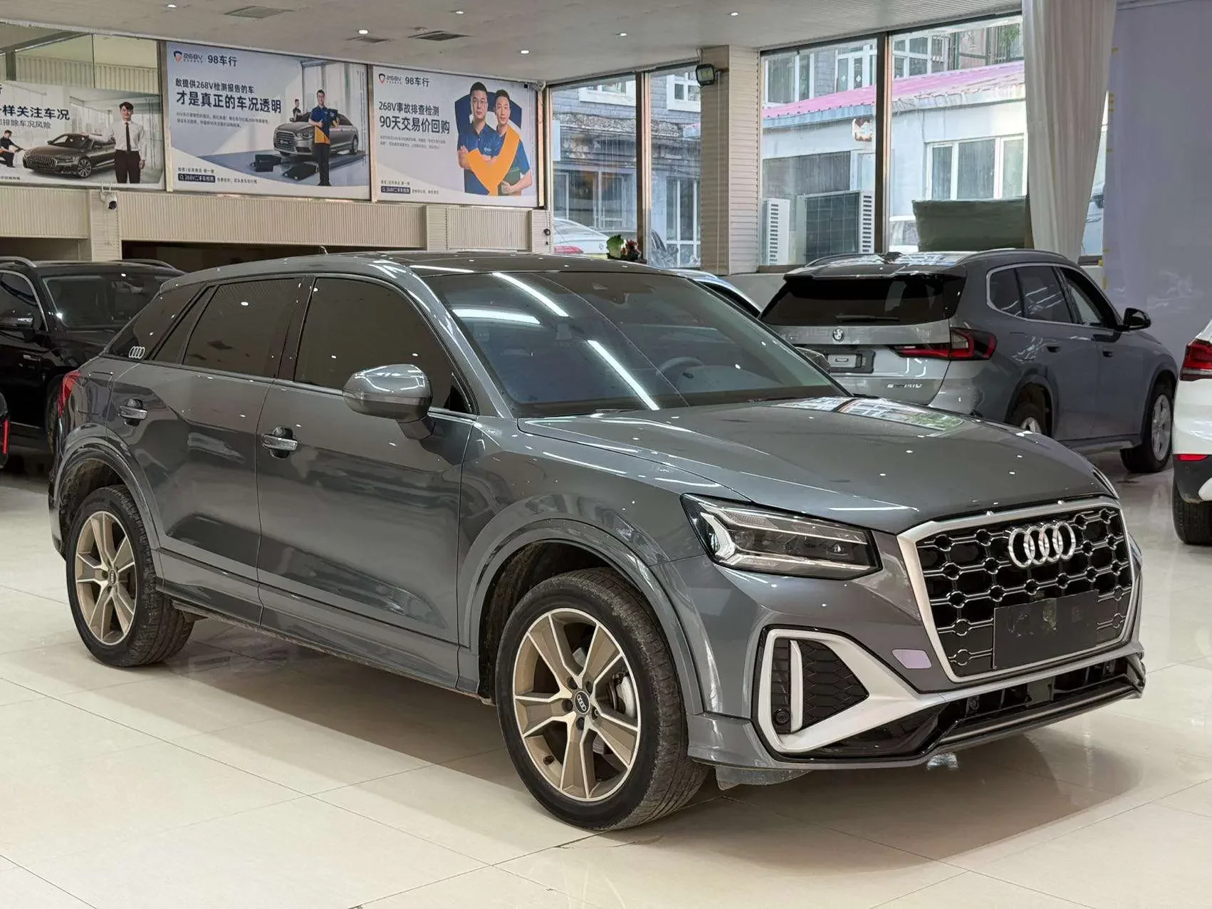 Audi Q2L