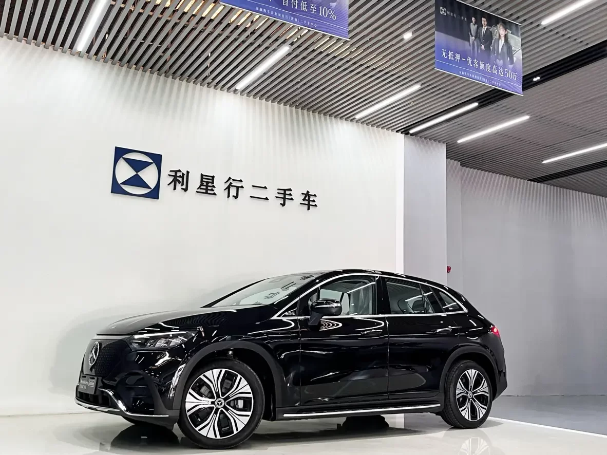 Mercedes-Benz EQE SUV