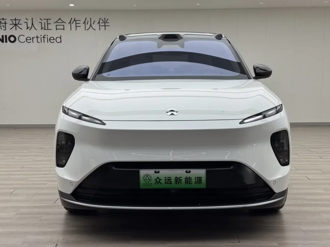 NIO ES8