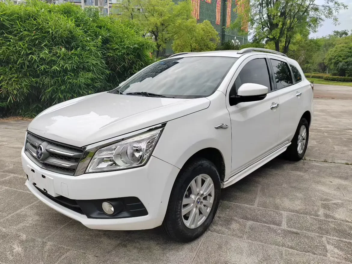 Kai Chen Venucia T70