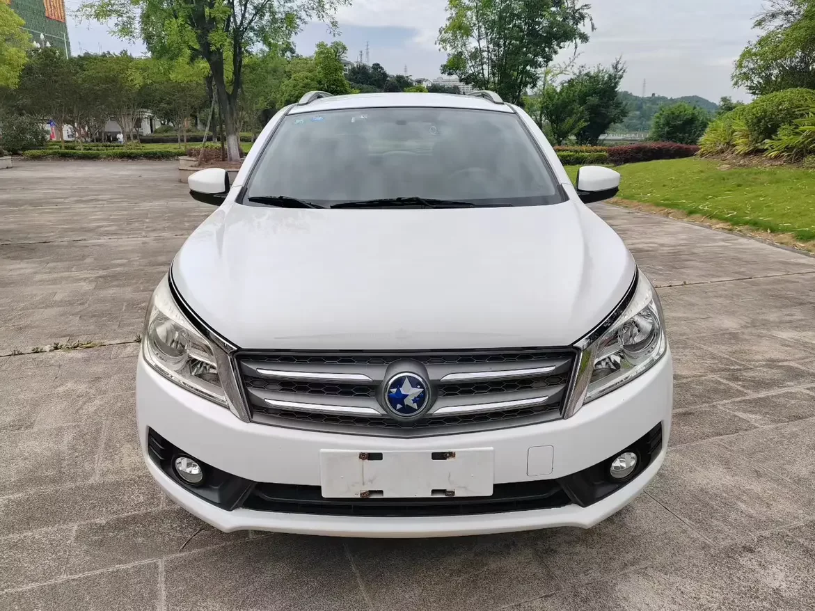 Kai Chen Venucia T70