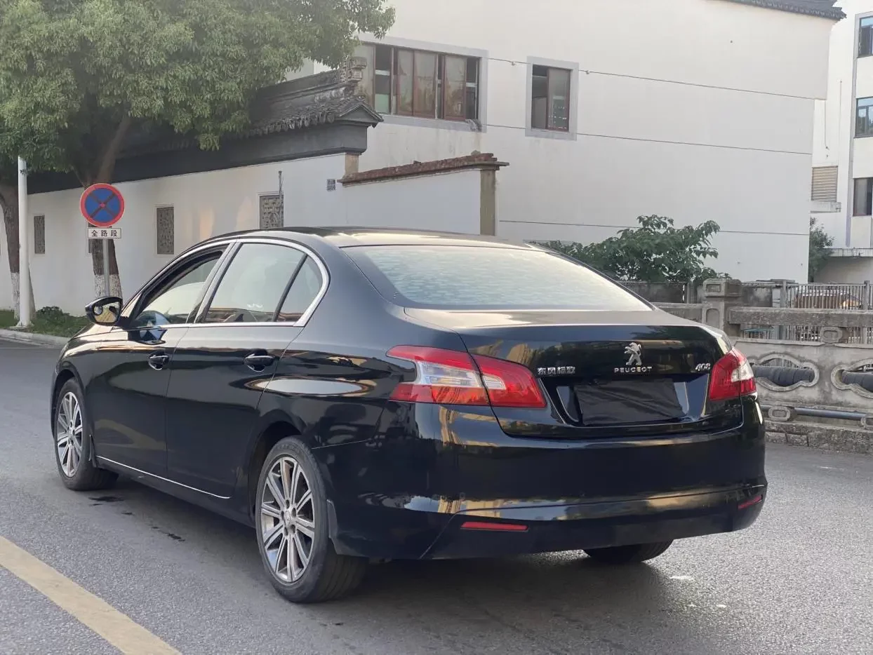 Peugeot 408