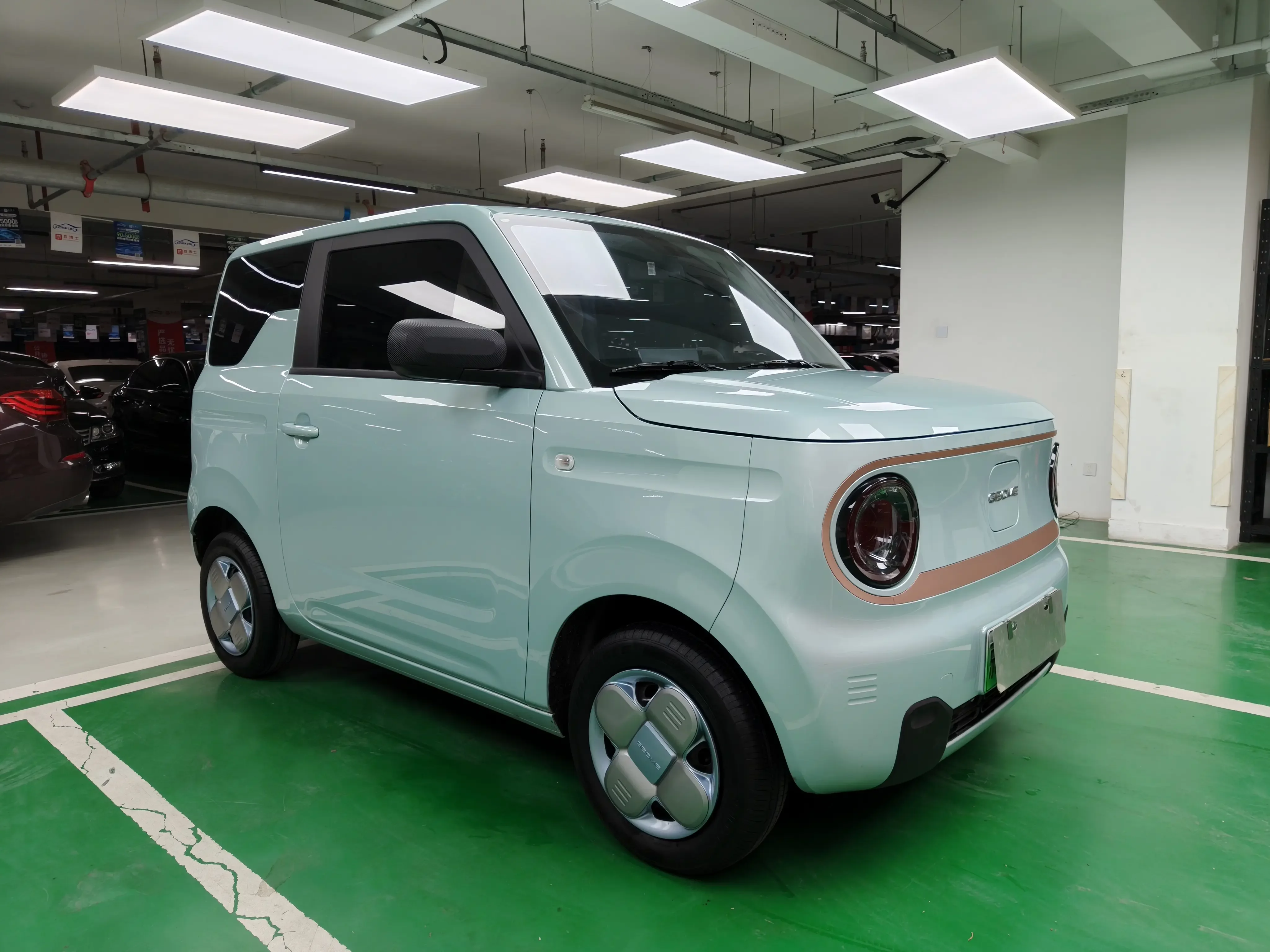 Geely panda