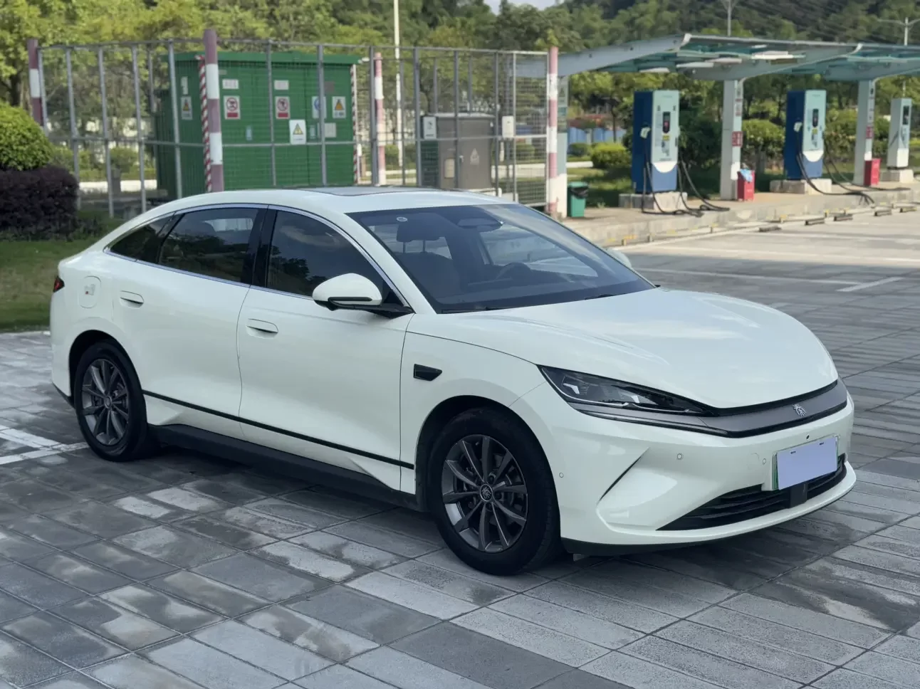 BYD Qin L EV