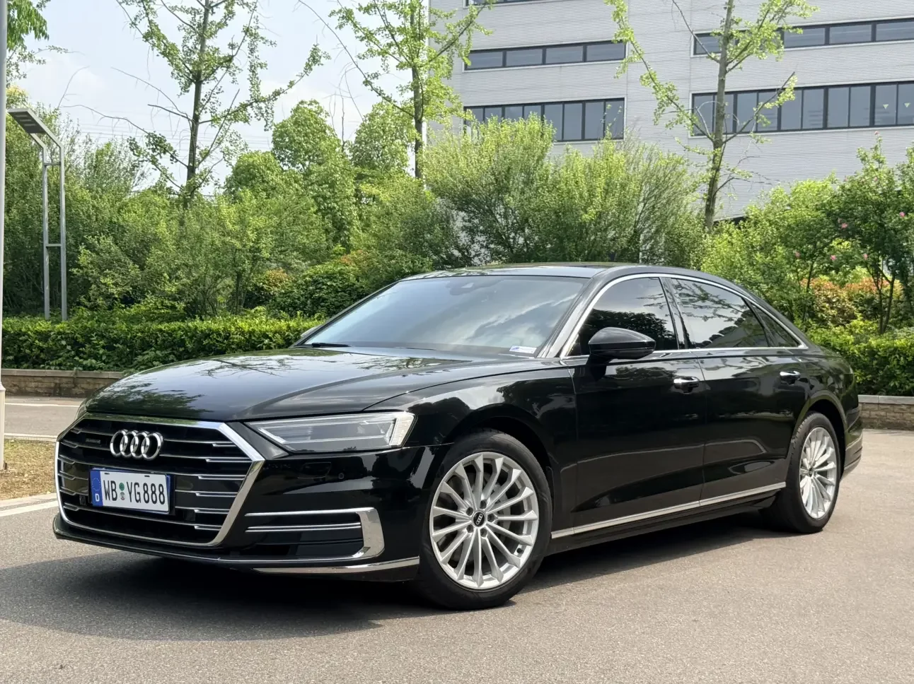 Audi A8