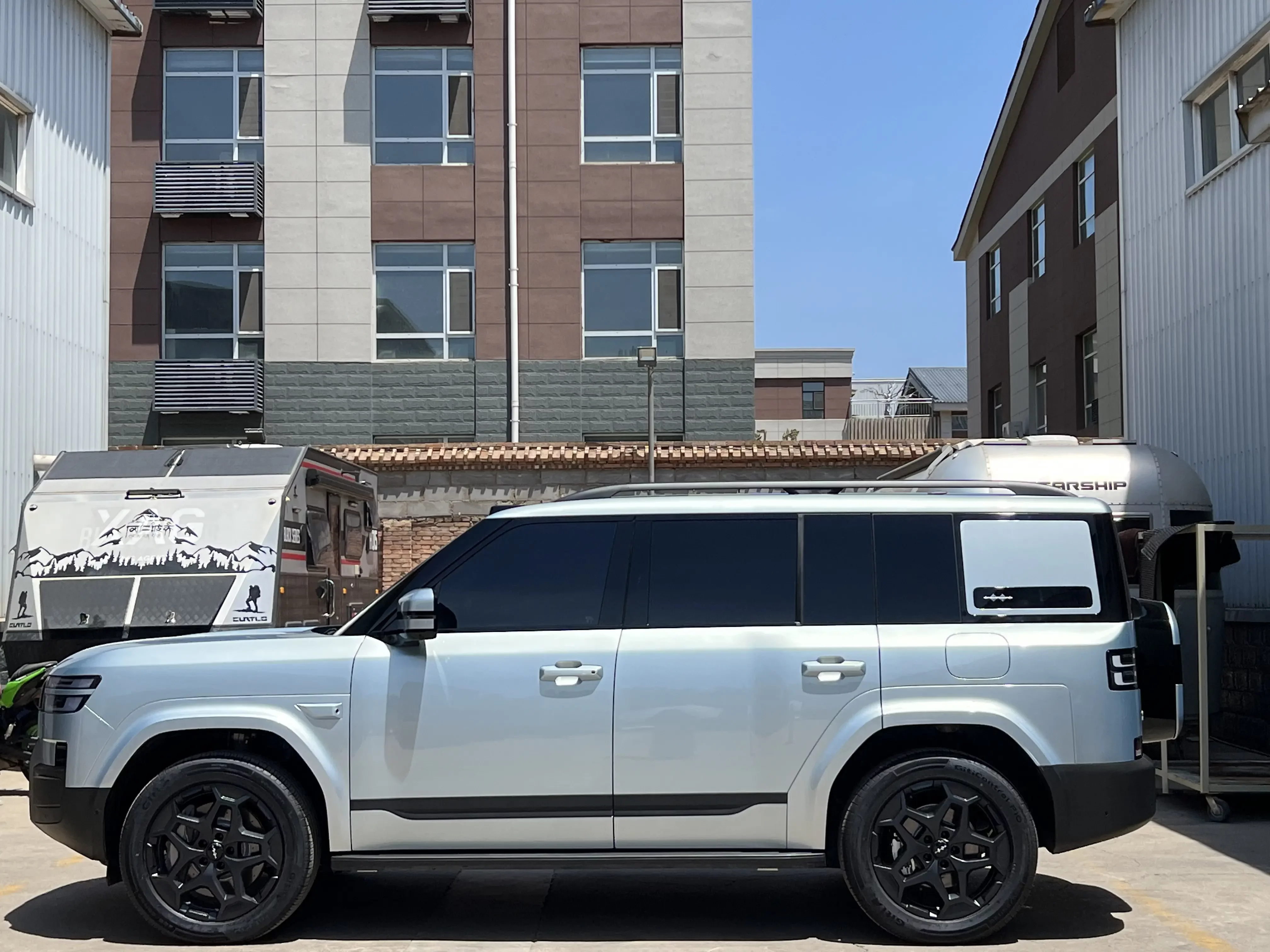 BYD Leopard Titanium 7 PHEV