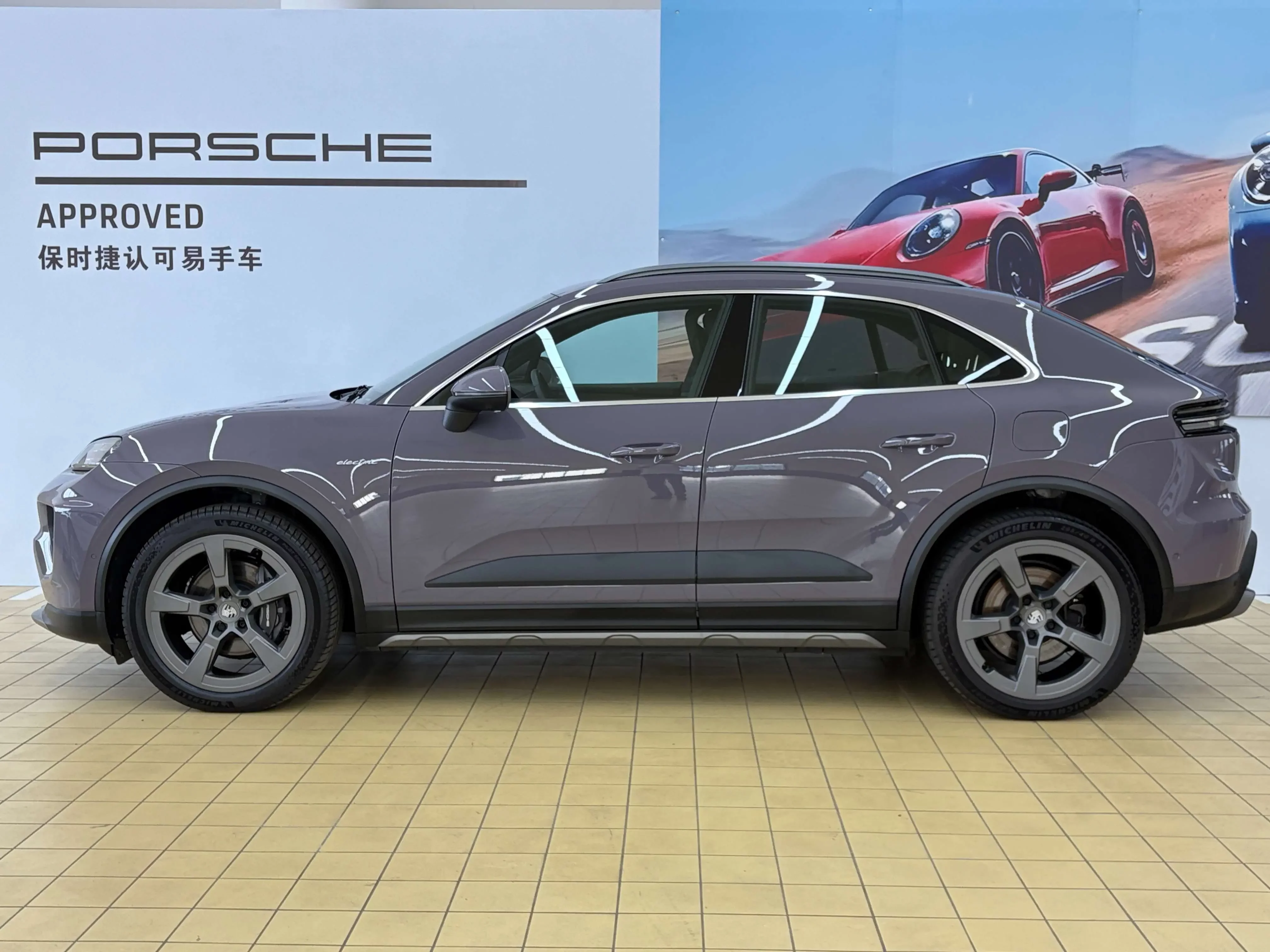Porsche Macan EV