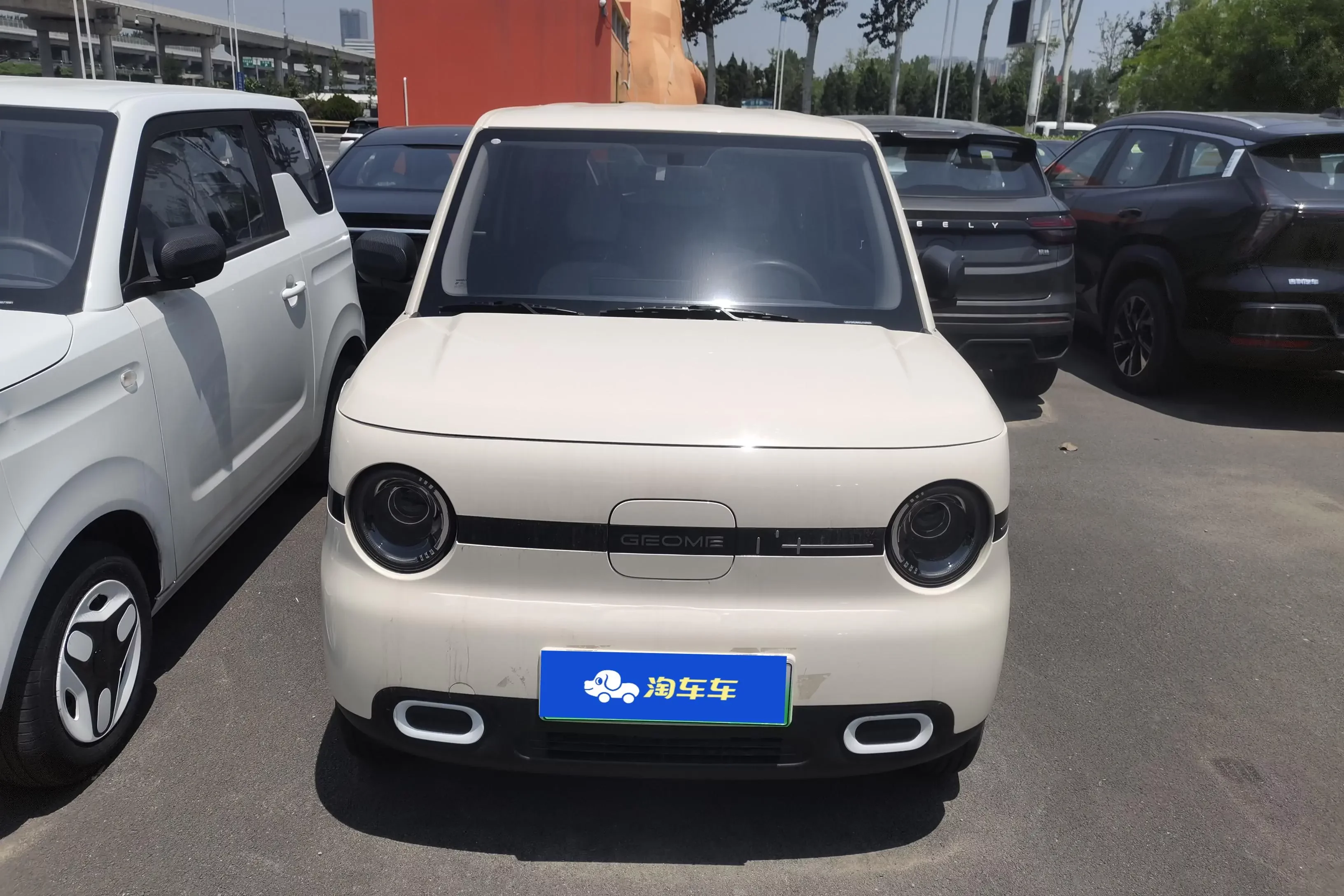 Geely panda