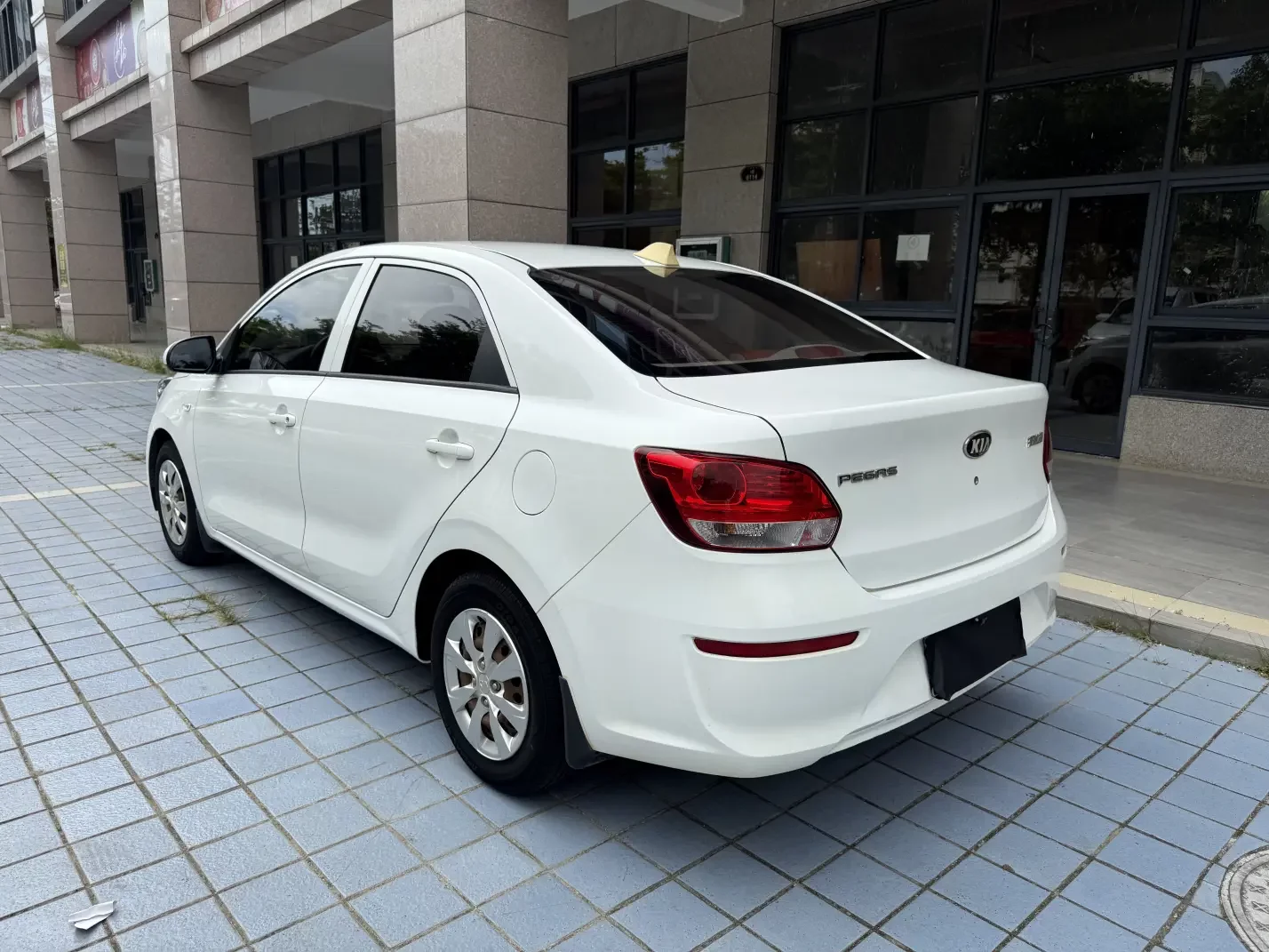 Kia Pegas